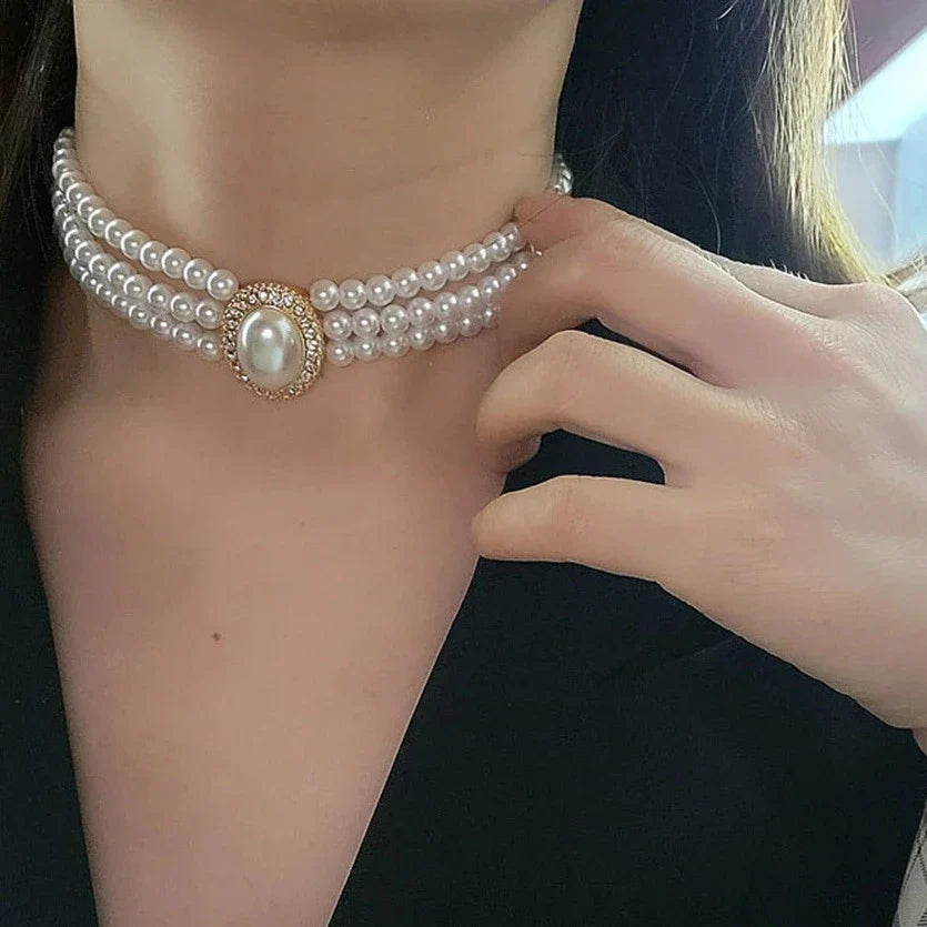 Colar Triplo Pérolas Vintage