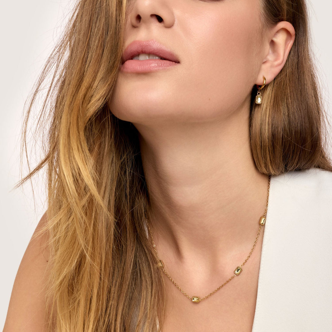 Colar Pontos Dourados Banhado em Ouro 18k