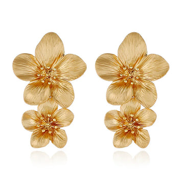 Brinco Flor de Pétalas Brilhoso