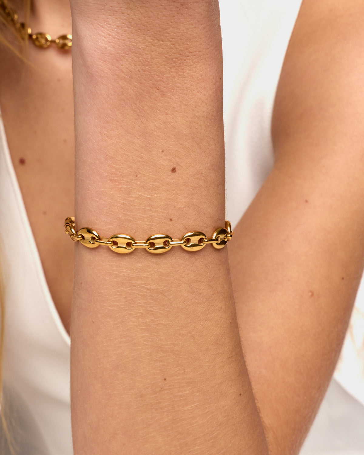 Pulseira de Elos Modernos Banhada em Ouro 18k