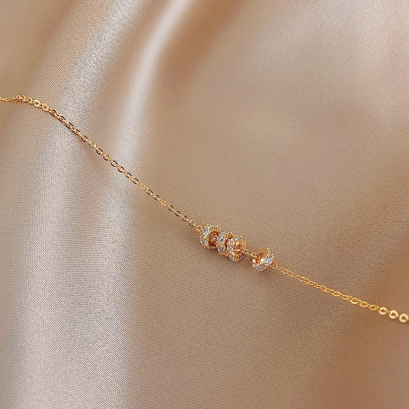 Colar Dourado Pingente Cravejado de Zircônia