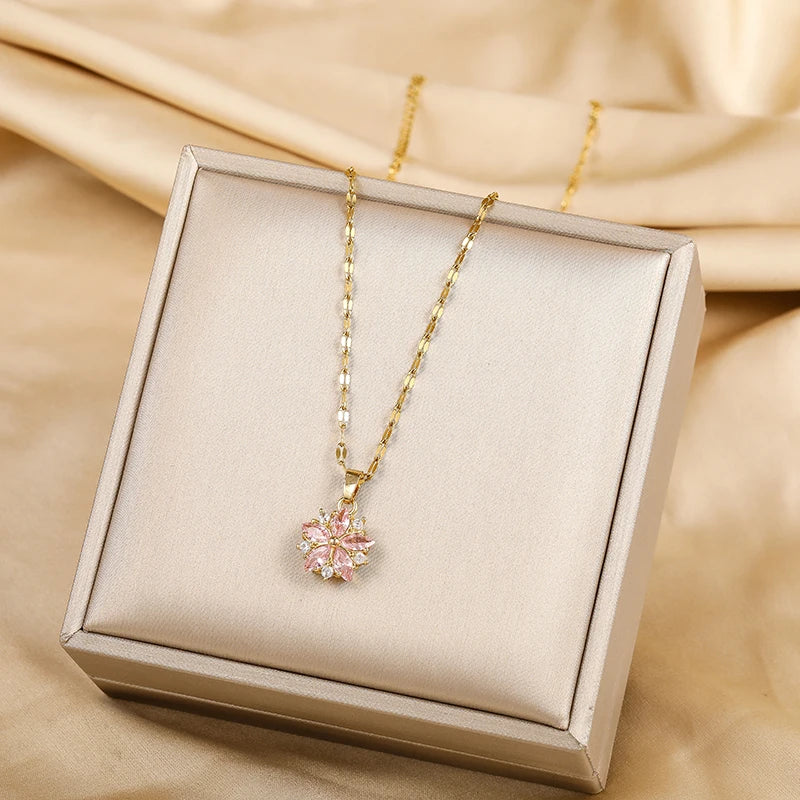 Colar Rosa Delicada Cristal